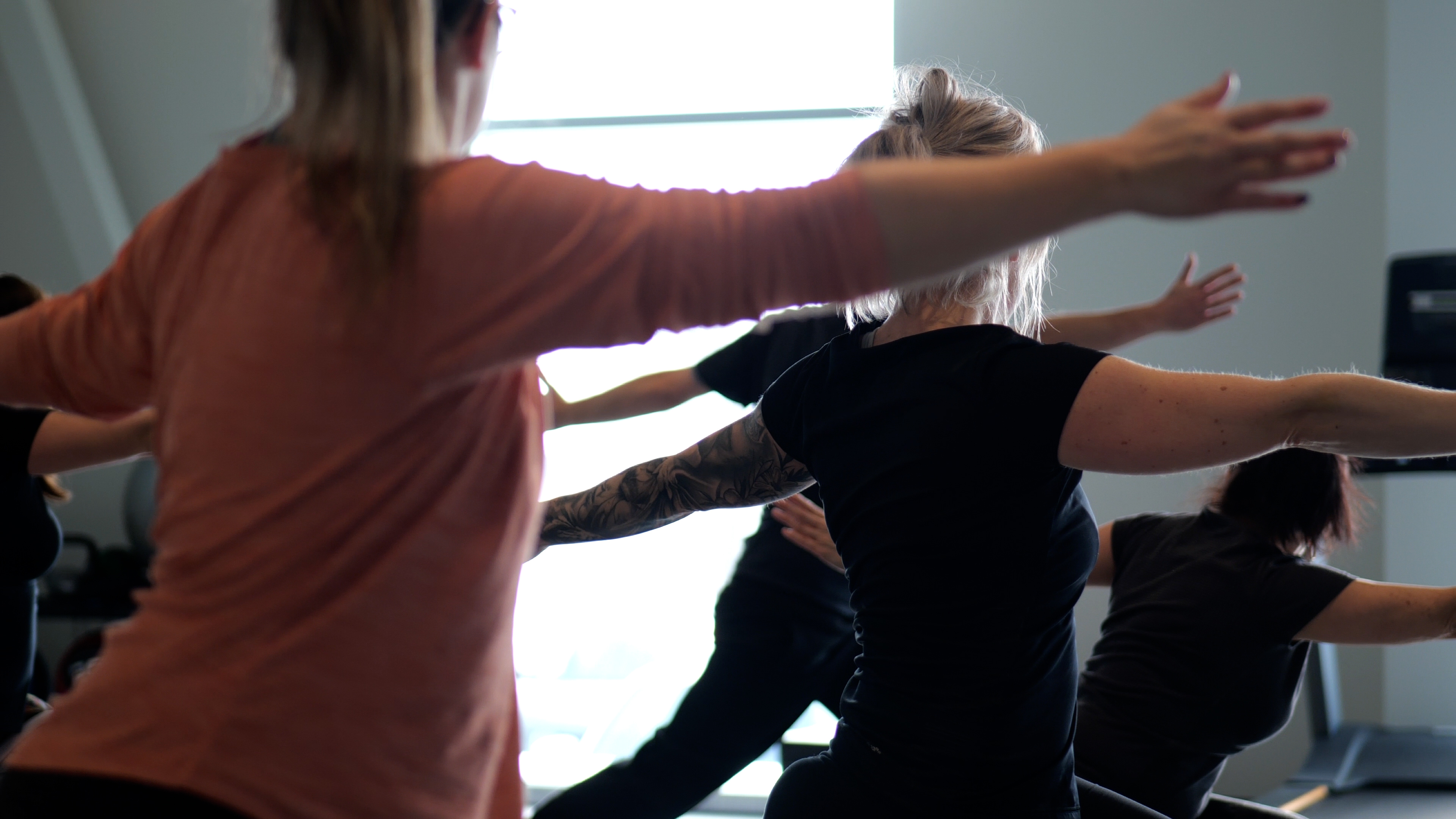 Kinésiologue en intervention sur le plancher